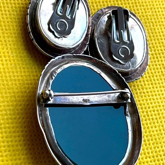 Vintage Antique Chrysoprase chased open work sterling silver pin earrings set